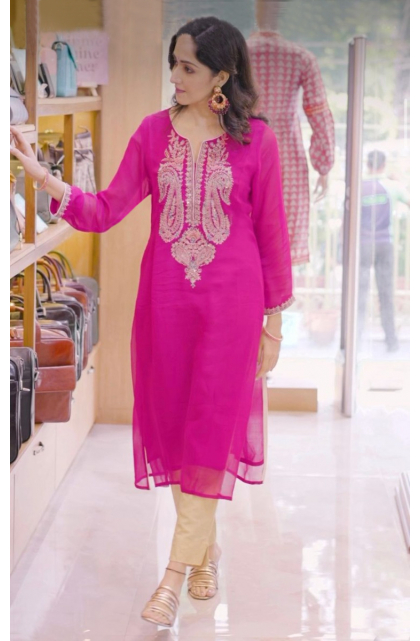 FUCHSIA EMBROIDERED GEORGETTE EXCLUSIVE LONG KAMEEZ